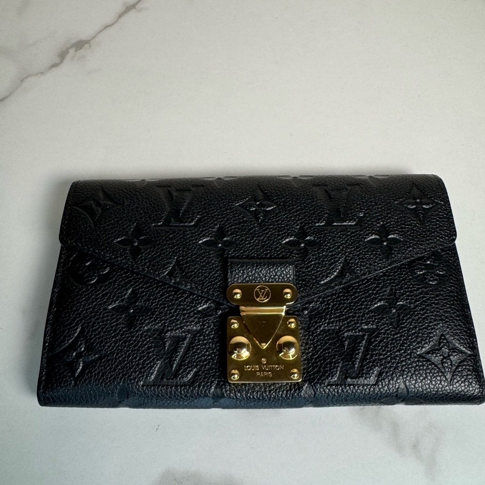 Louis Vuitton Louis Vuitton Métis wallet